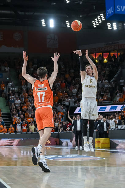 他迅速适应 他迅速适应